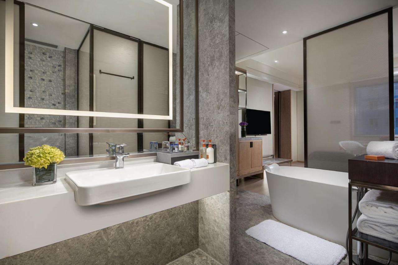 Crowne Plaza Shanghai Nanjing Road By Ihg Exteriér fotografie Bathroom