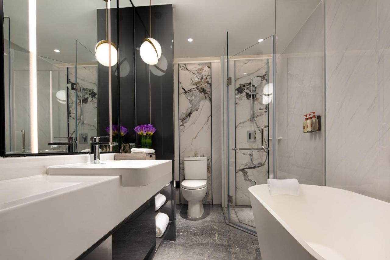 Crowne Plaza Shanghai Nanjing Road By Ihg Exteriér fotografie Bathroom